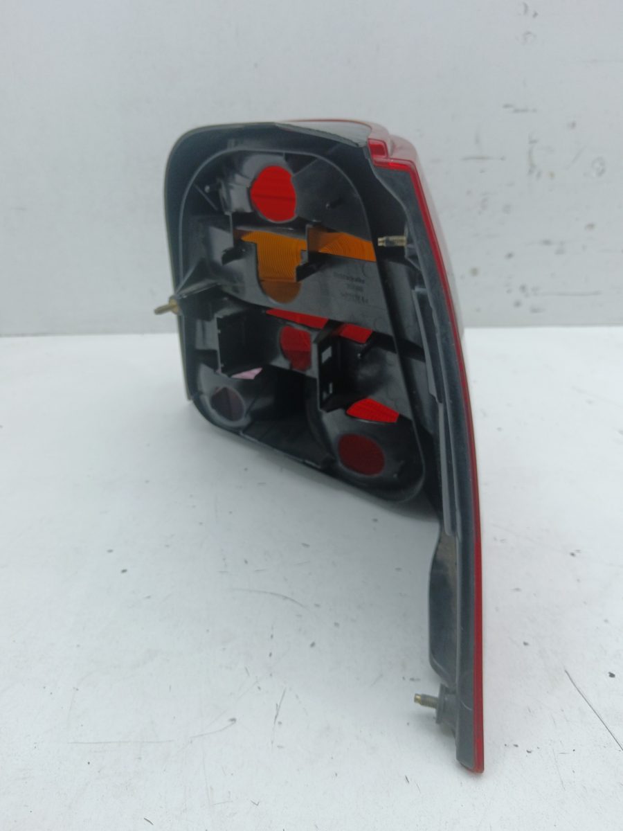 Farol Trasero Izquierdo Exterior Volkswagen Golf IV Berlina (1J1) 1997-2003 SDI