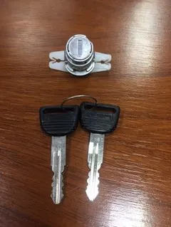 CILINDRO PUERTA IZQ HONDA ACCORD 94