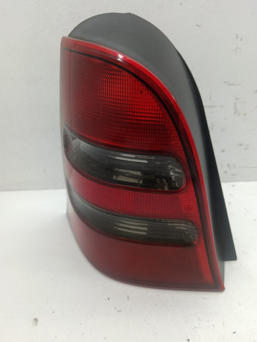 Farol Trasero Izquierdo Exterior Mercedes-Benz Clase A (W168) 1997-2004 A1688202964L