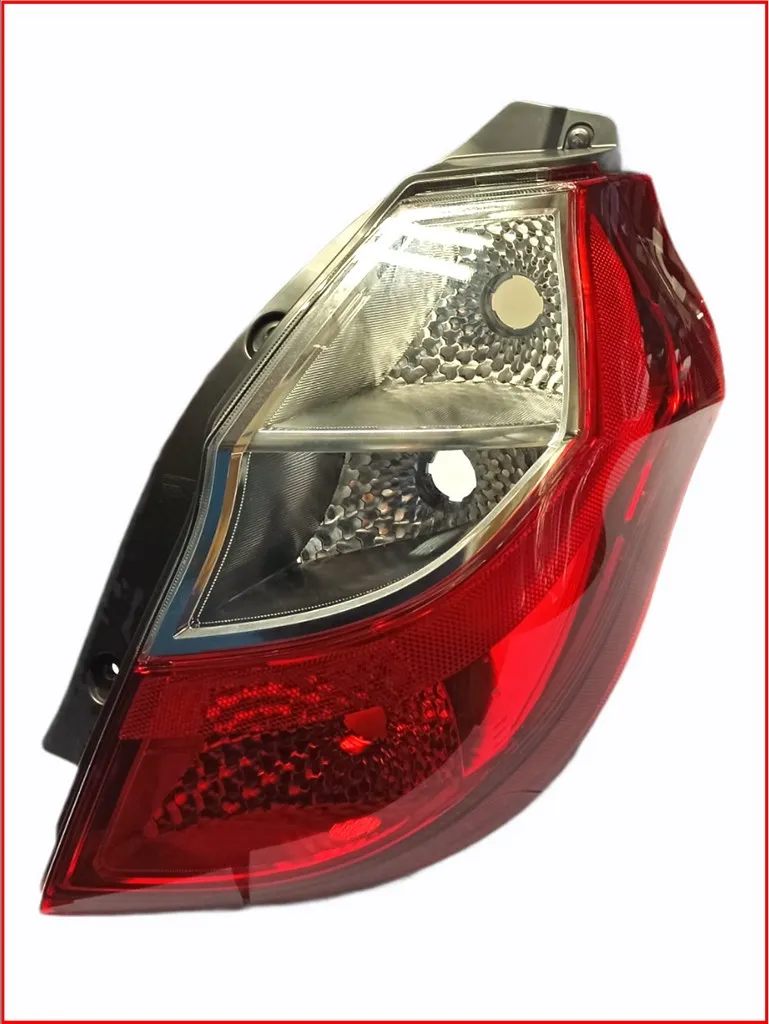 Faro trasero derecho Suzuki Alto K10