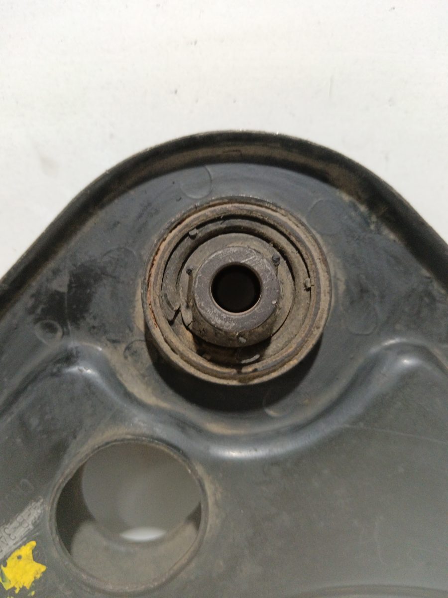 Parrilla de Suspension Inferior Trasera Izquierda Ford Fiesta Berlina 89FB3A052AC