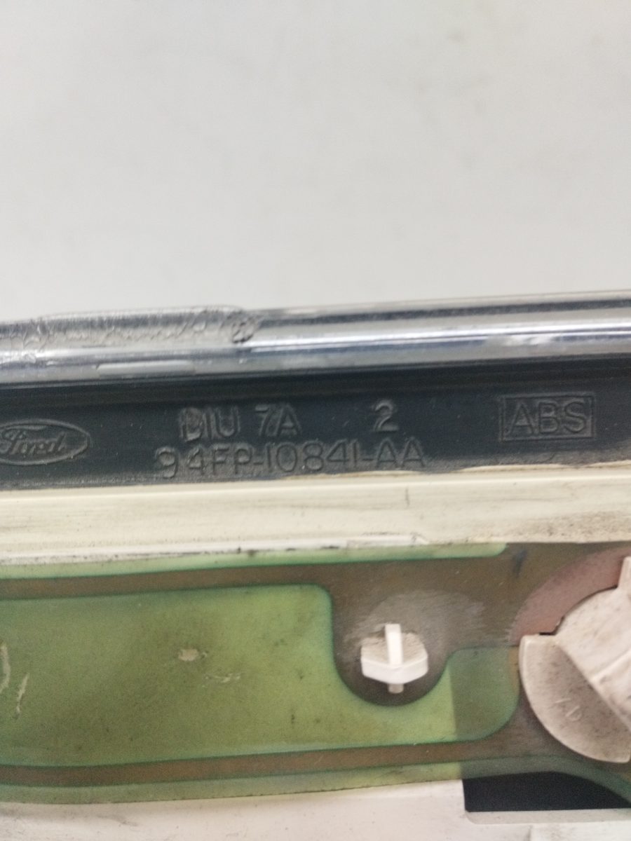 Tablero de Instrumentos Ford Fiesta Berl./courier 1988-1997 Surf 1.8L 44kW 94FP10841AA