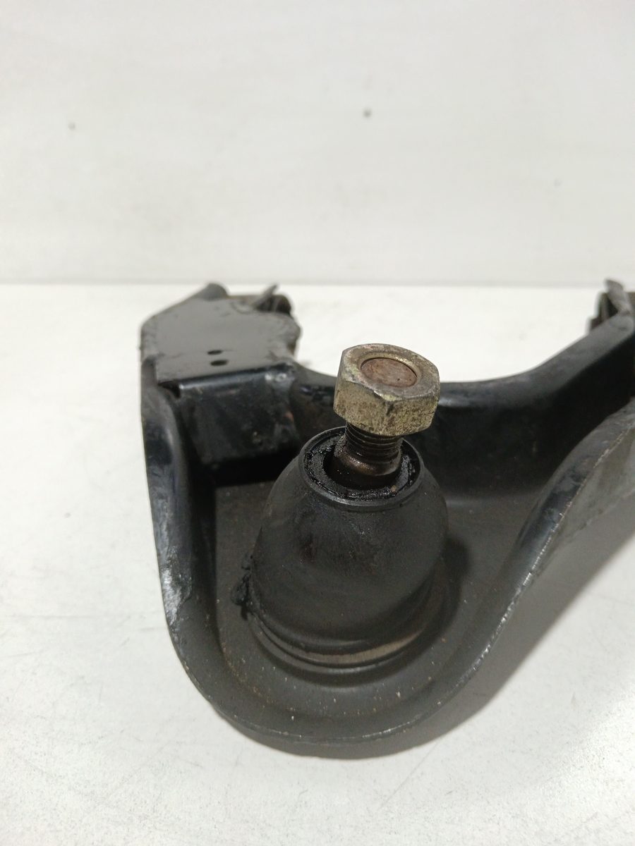 Parrilla de Suspension Inferior Trasera Derecha Nissan Pick-up (D22) desde 1998