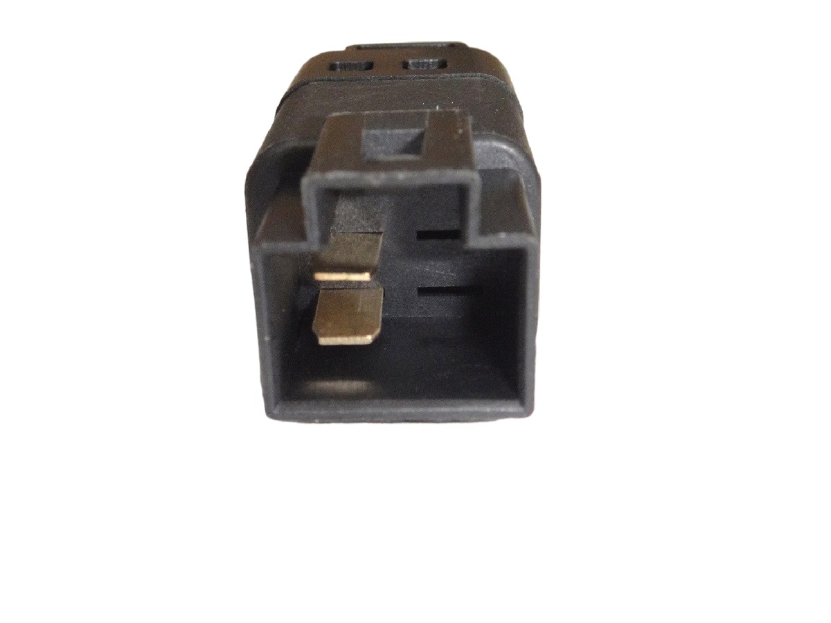 INTERRUPTOR LUZ FRENO CHEVROLET AVEO/SAIL (2 PATAS)