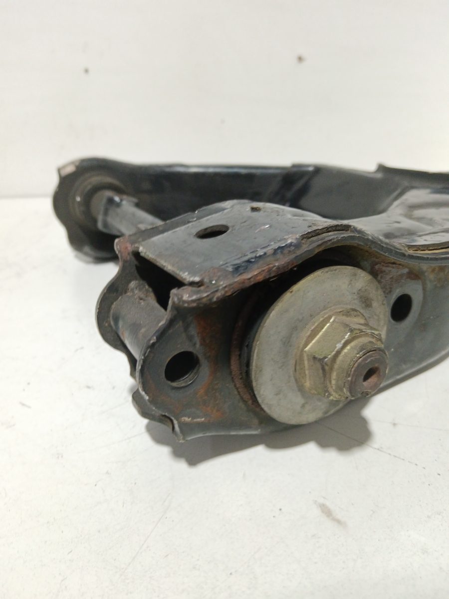 Parrilla de Suspension Inferior Trasera Izquierda Toyota Hilux 1997-2004 Double Cab 4X4