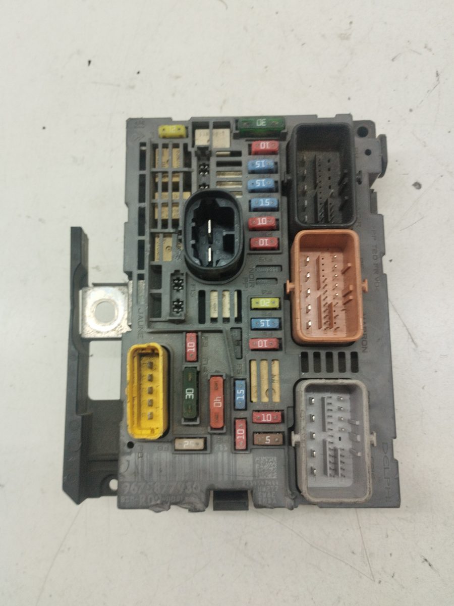Caja Reles / Fusibles / Modulo Bsm Citroën C4 Picasso 2007-2013 9675877980