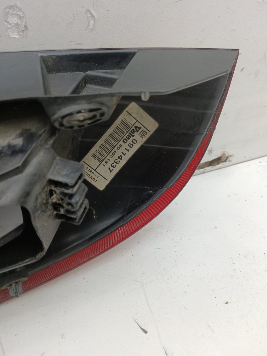 Farol Trasero Derecho Exterior Chevrolet Corsa 2 2000-2003 Club 09114337