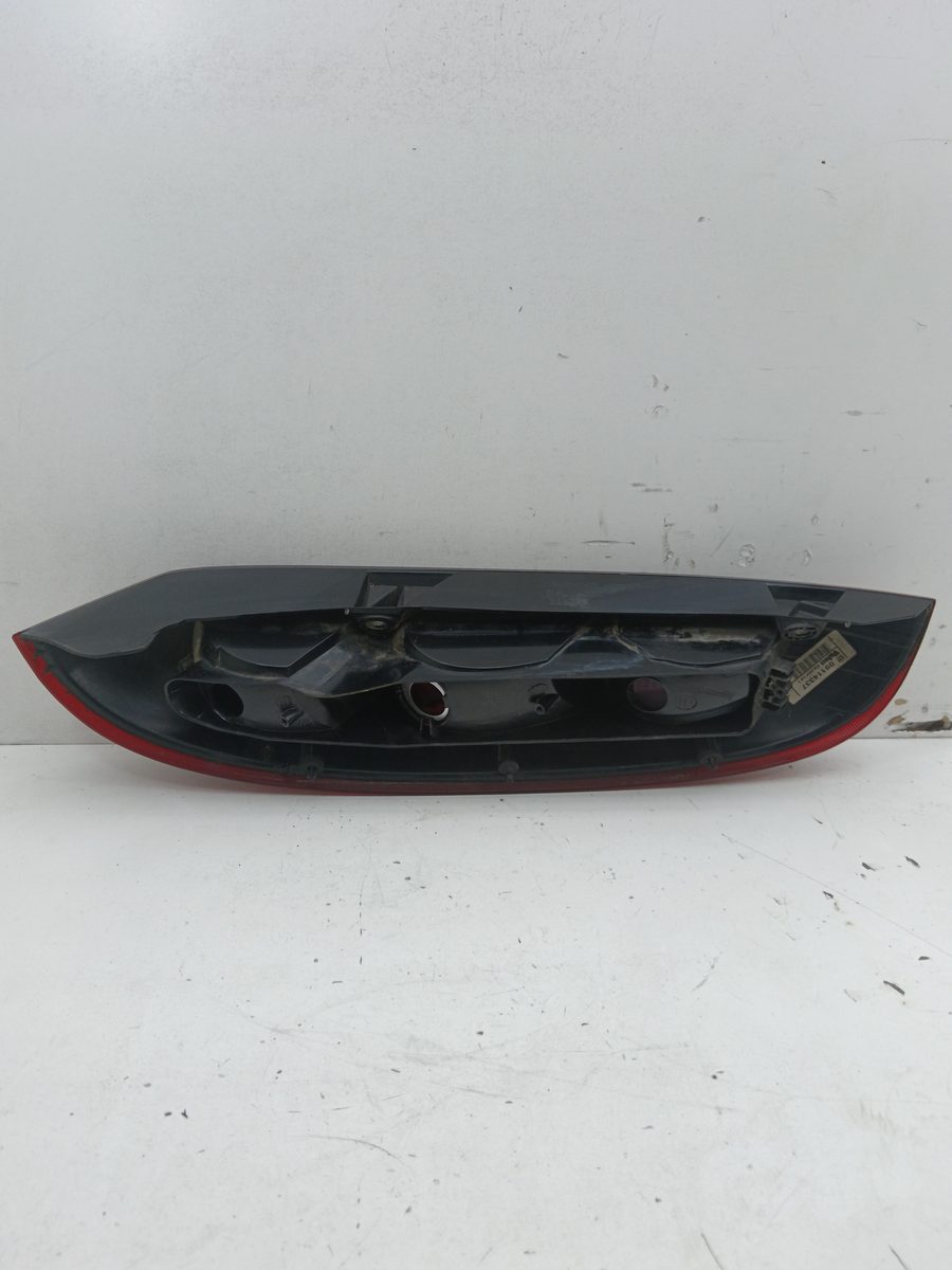 Farol Trasero Derecho Exterior Chevrolet Corsa 2 2000-2003 Club 09114337