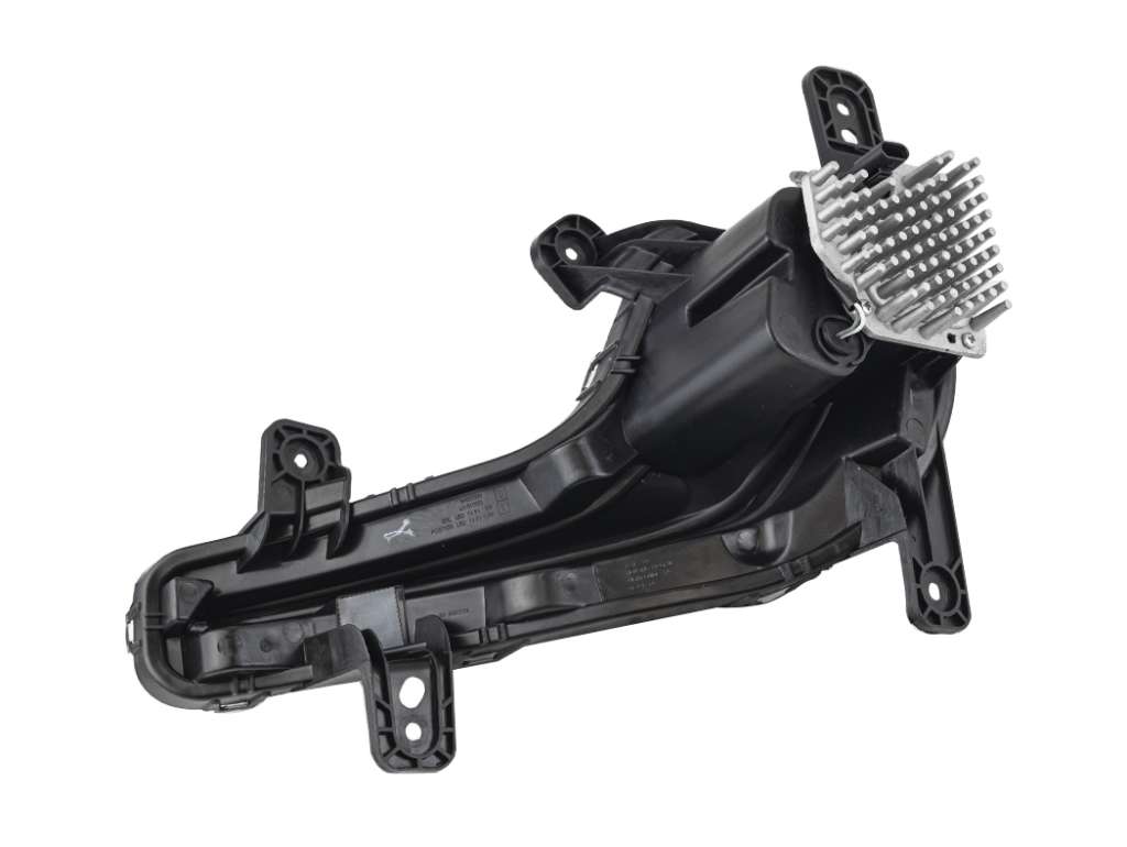 Faro Caminero Chevrolet Onix Derecho