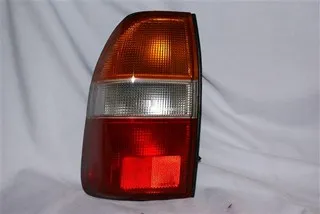 Faro trasero izquierdo