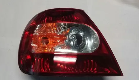 Faro trasero izquierdo