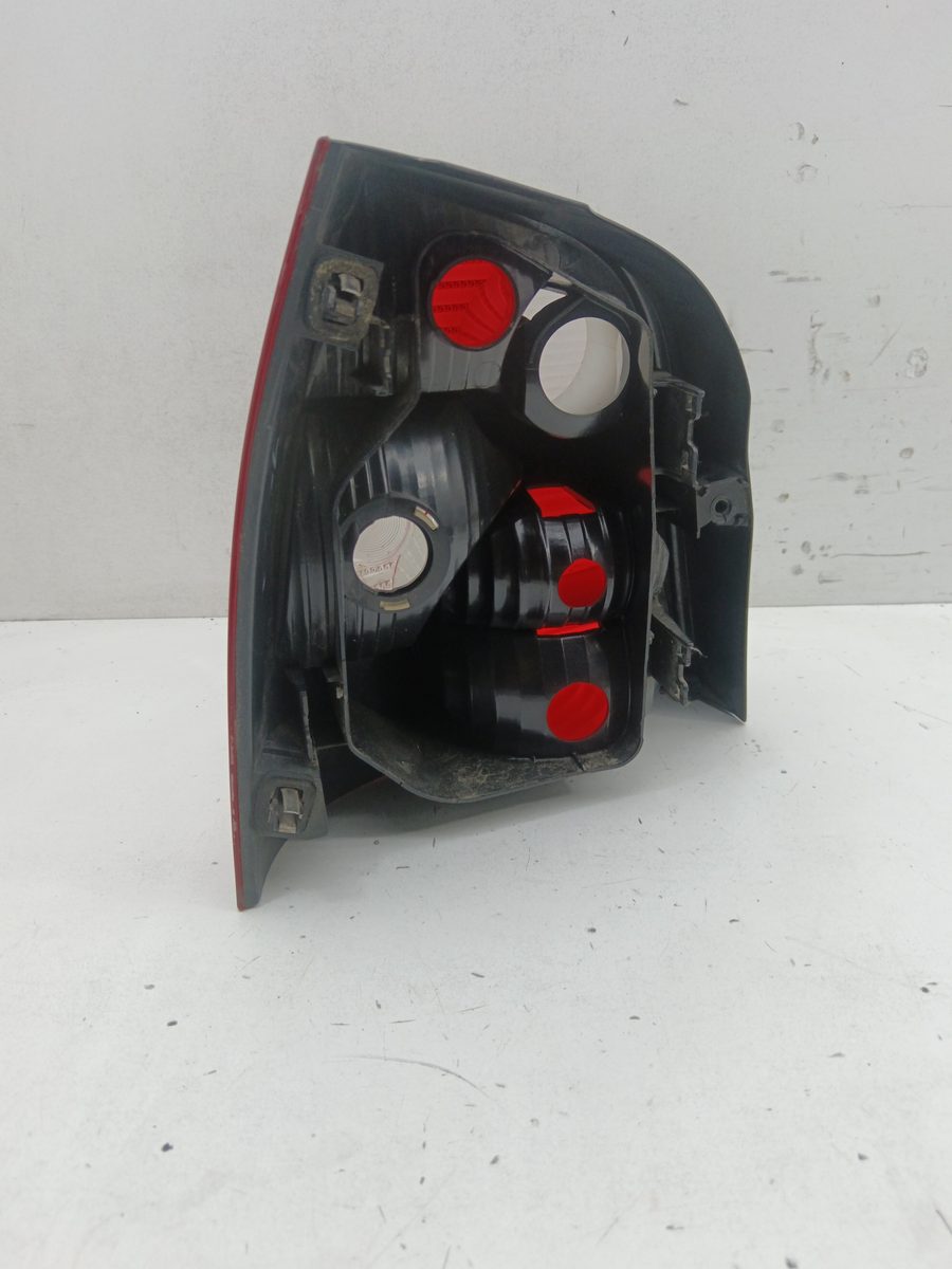 Farol Trasero Derecho Exterior Volkswagen Polo (9N1) 2001-2005 Conceptline 6Q6945096B