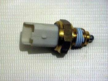 Interruptor de luz de marcha atrás