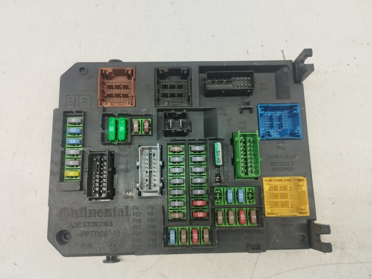 Caja Reles / Fusibles Peugeot 308 2013-2021 Access 1.6L 85kW 9806687880