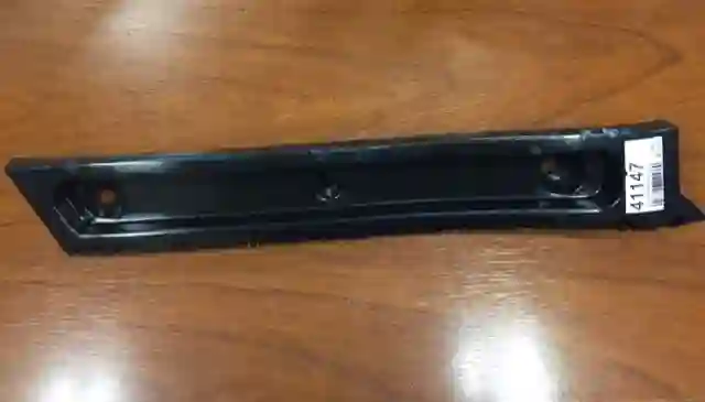 Soporte de paragolpes delantero izquierdo
