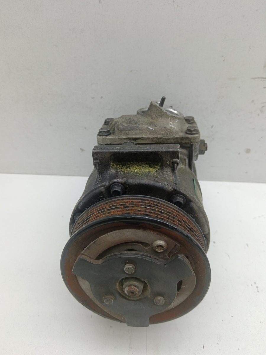 Compresor Aire Acondicionado Volkswagen Passat (321/323/331) 1977-Actualidad * 01743703663