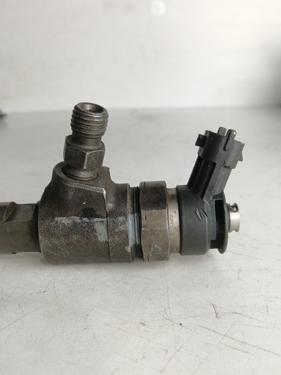 Inyector Peugeot 206 Berlina 1998-2010 1.4 HDi 1.4L 50kW 0445110075