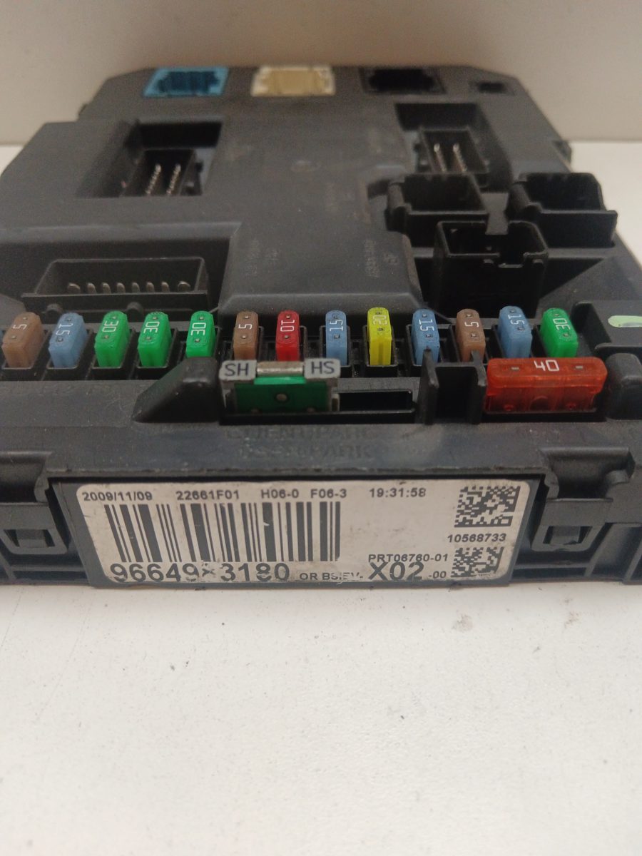 Caja Reles / Fusibles / Modulo Bsi Peugeot 207 2006-2012 XT 1.6L 66kW 9664983180