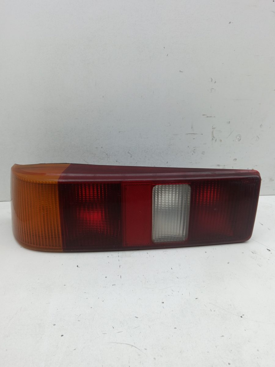 Farol Trasero Izquierdo Exterior Ford Sierra Berlina 1987-Actualidad CL