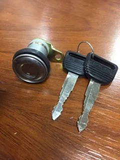CILINDRO PUERTA IZQ HONDA ACCORD 81