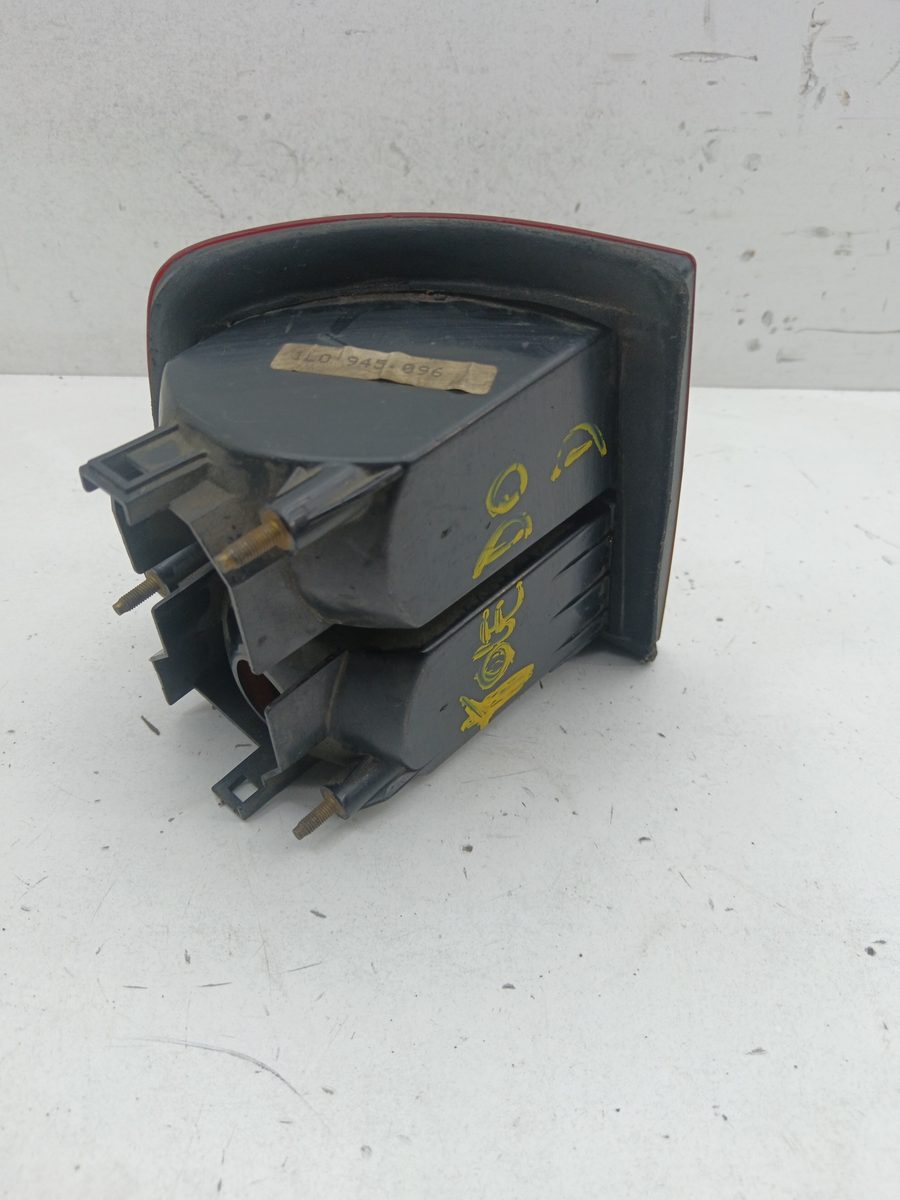 Farol Trasero Derecho Exterior SEAT Toledo (1M2) 1999-2004 Signum 1L0945096