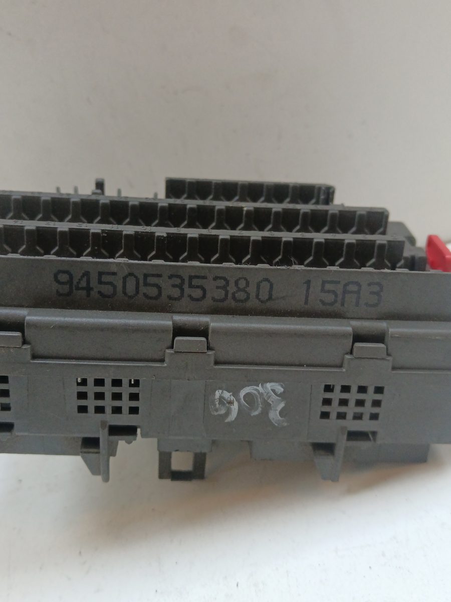 Caja Reles / Fusibles Peugeot 306 Berlina 4 Puertas (S1) 1994-1997 Style D 9450535338015A3