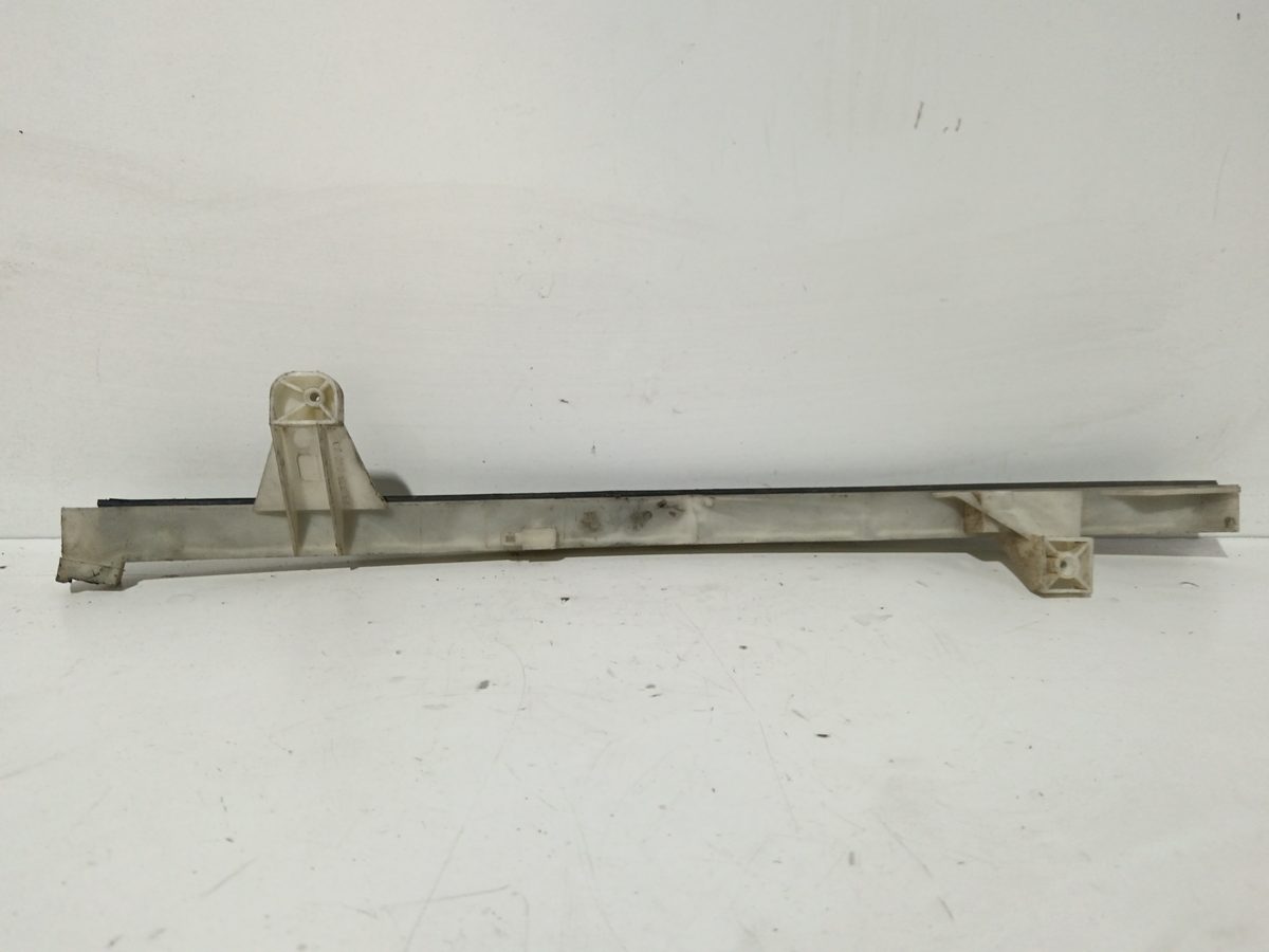 Guias de Vidrio Delantero Derecho Citroën Saxo 1999-2004 SX