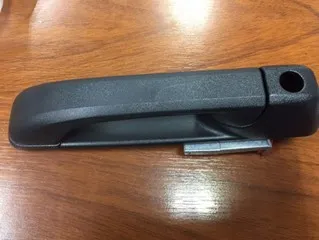 Manija de puerta exterior delantera derecha