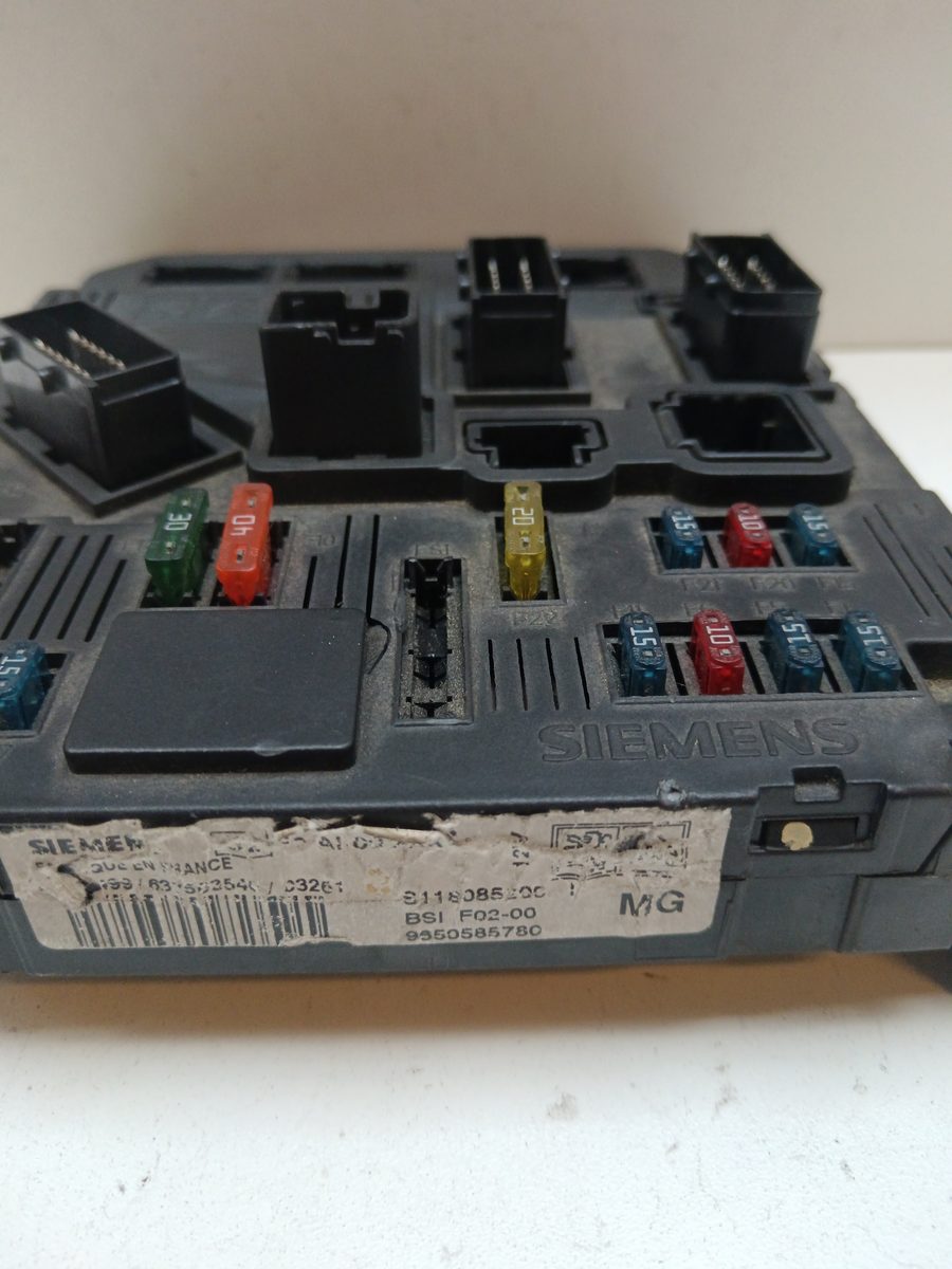 Caja Reles / Fusibles / Modulo Bsi Citroën C2 2003-2010 Furio 1.4L 54kW 9650585780