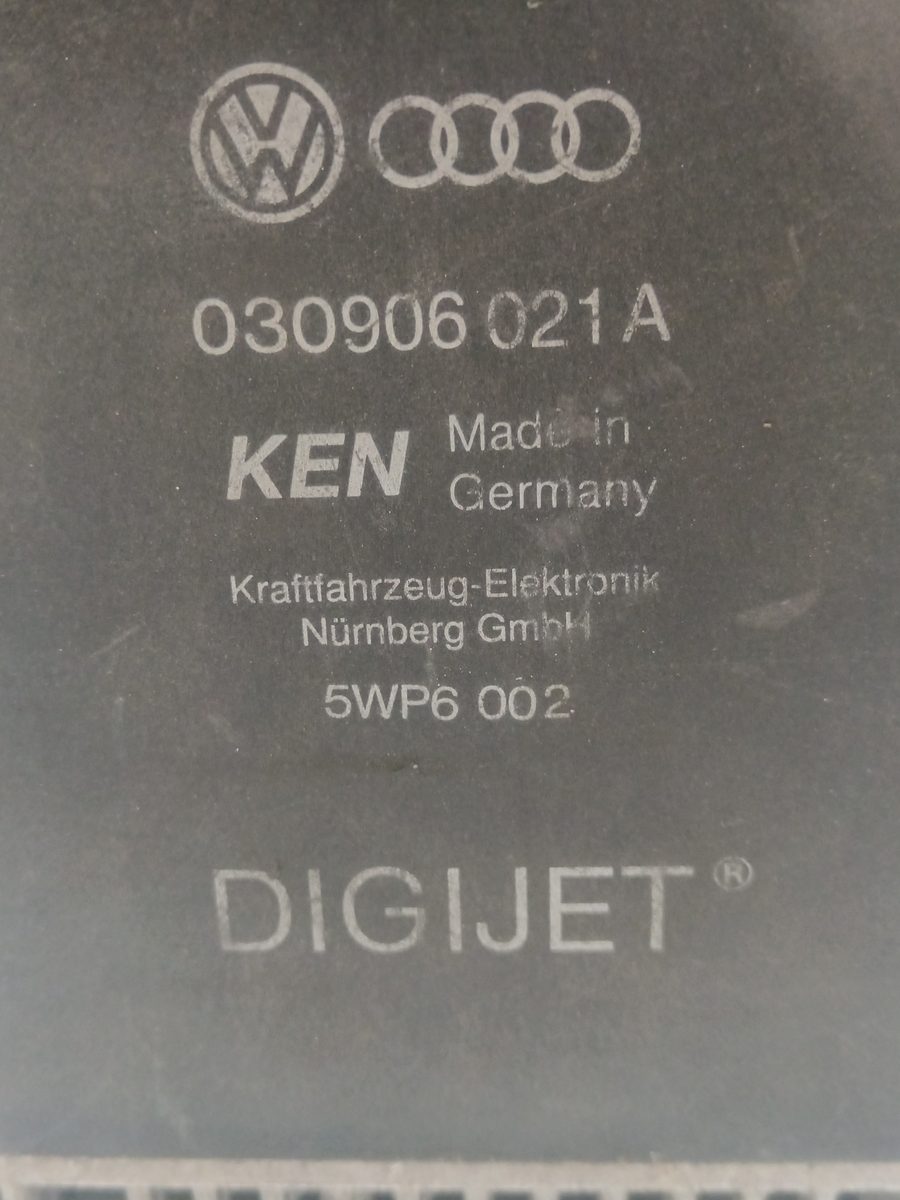 Centralita Motor Uce Volkswagen Golf II (191/193) desde 1983 Básico / C 030906021A