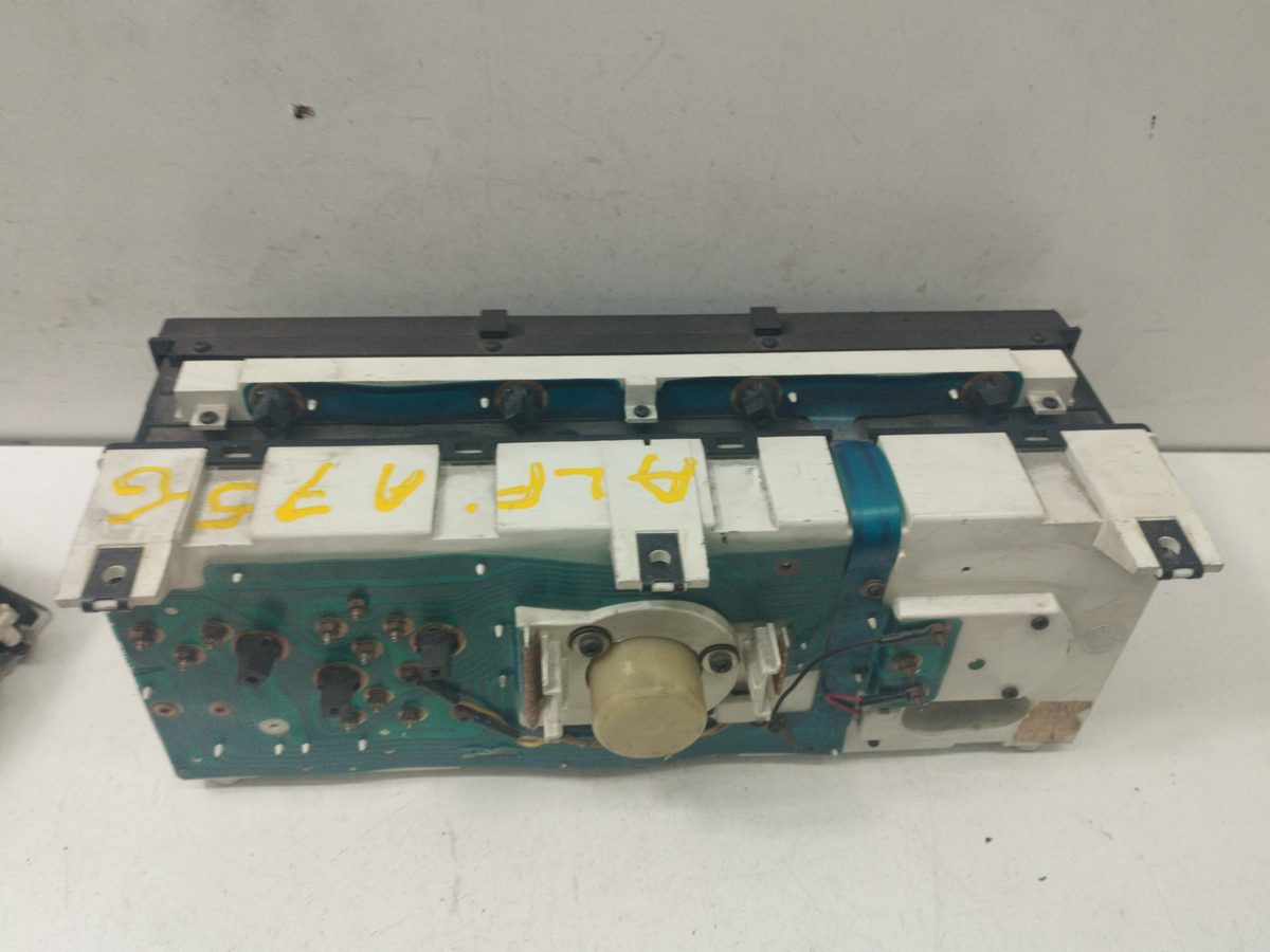 Tablero de Instrumentos Alfa Romeo 75 desde 1985 2 2.0L 94kW 161196532900