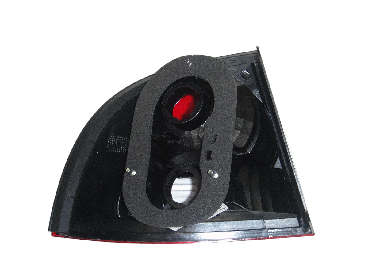 FARO TRASERO DERECHO CHEVROLET CLASSIC 2010/ ( PARTE EXT )