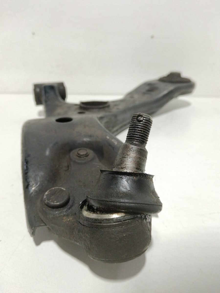 Parrilla de Suspension Inferior Trasera Izquierda Toyota Corolla (E15) 2006-2011 0822817