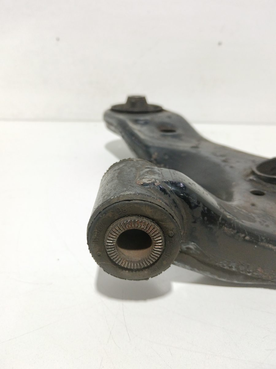 Parrilla de Suspension Inferior Trasera Izquierda Toyota Corolla (E15) 2006-2011 0822817