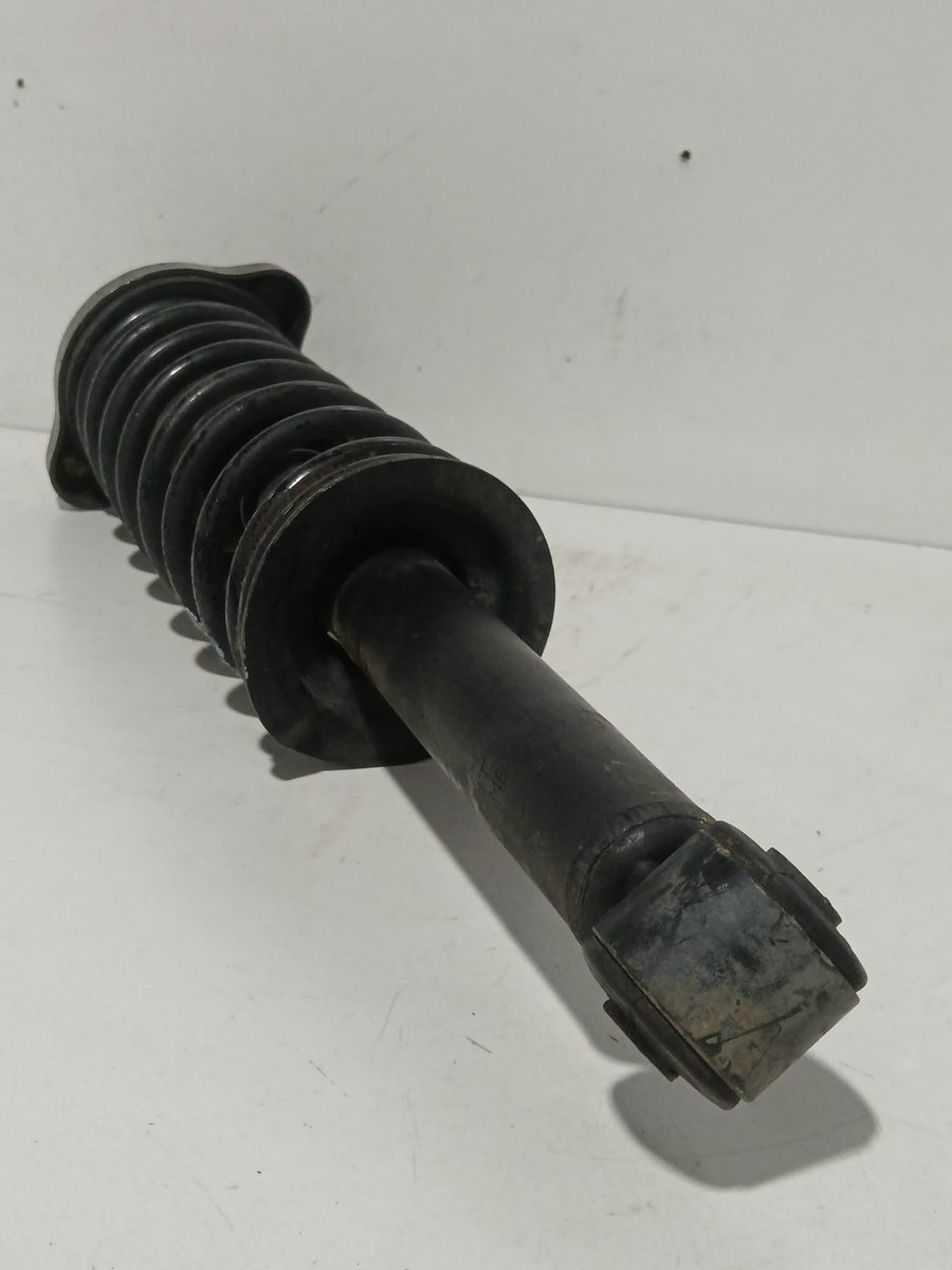 Amortiguador Trasero Der/Izq Mitsubishi Colt (CJ0) 1996-2003 1300 Avance MB809270