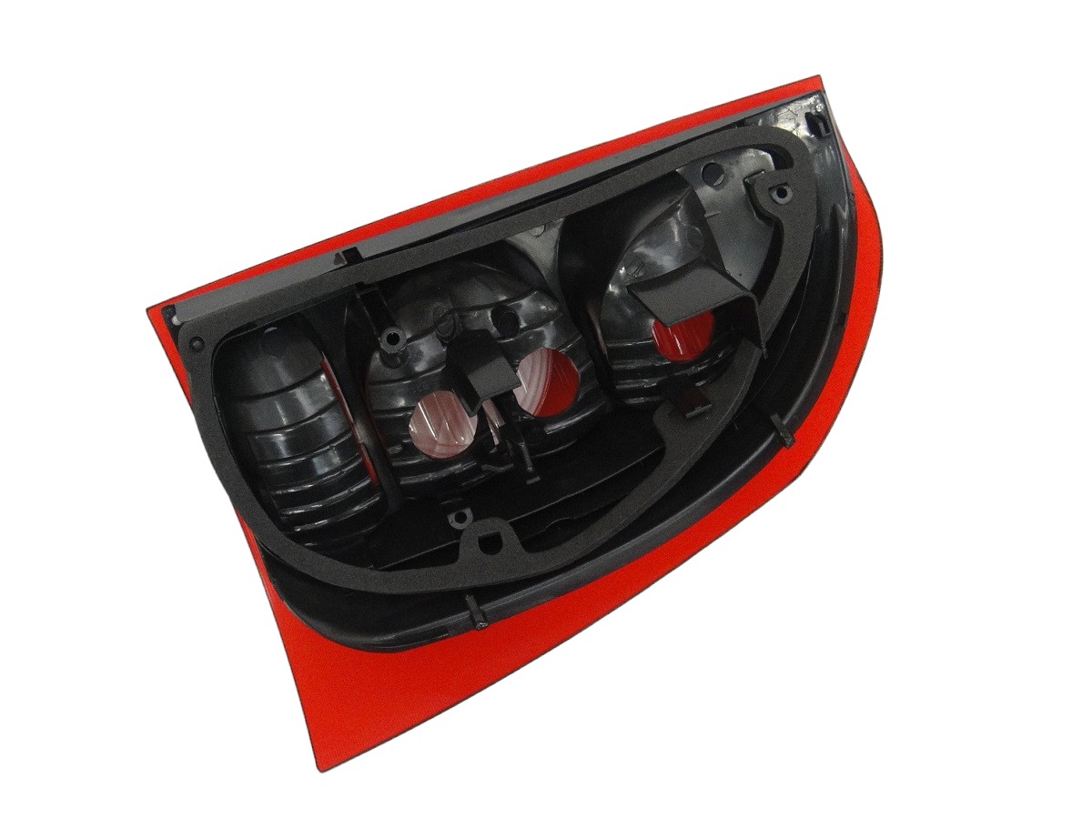 FAROL TRASERO IZQUIERDO CHEVROLET MONTANA 2004/2011
