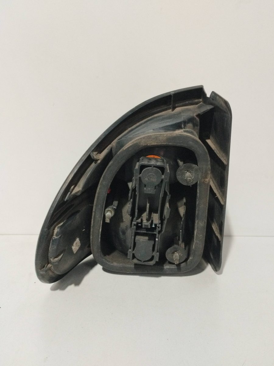 Farol Trasero Derecho Exterior Renault Laguna (B56) 1998-2001 RT 7700420123