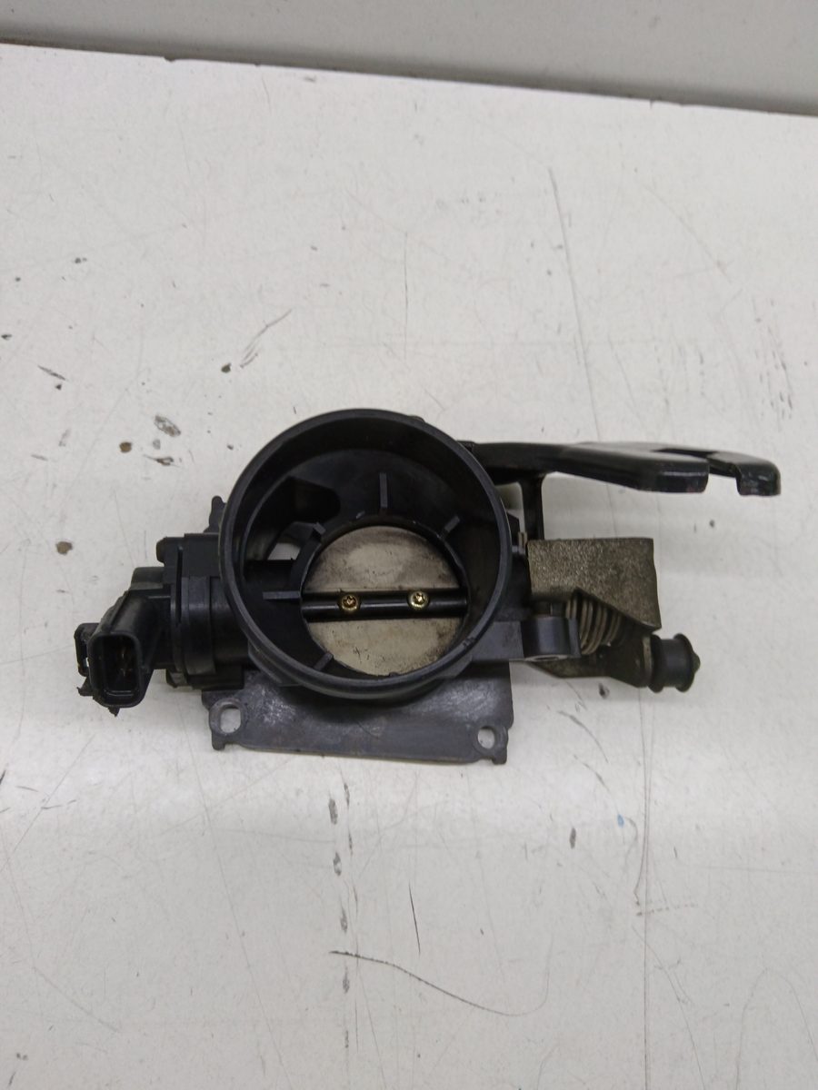 Mariposa Aceleración Ford Focus Turnier (CAK) 1998-2004 Ambiente 1.6L 74kW