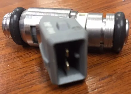 Inyector de combustible multipunto