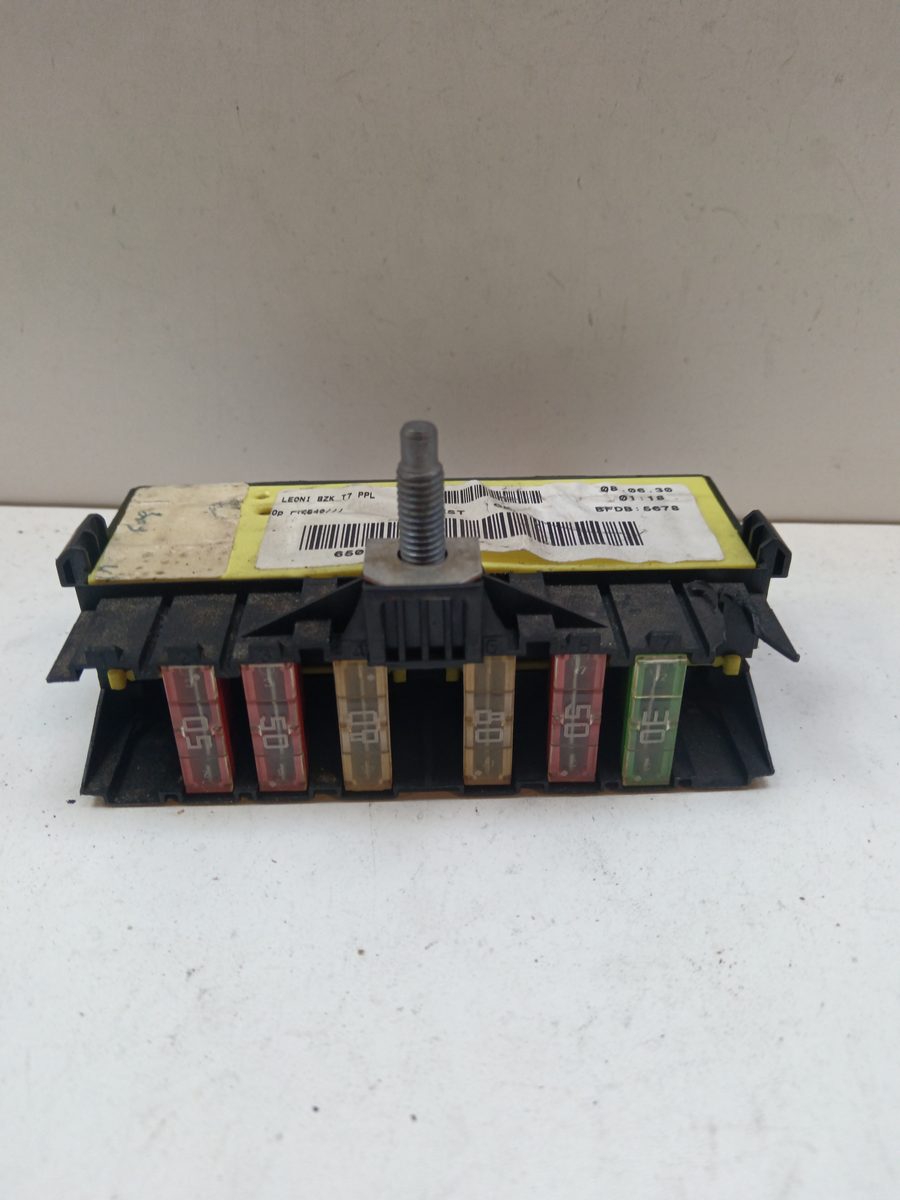 Caja Reles / Fusibles Peugeot Partner (S1) 1996-2002 Break 1.9L 51kW 9636079380