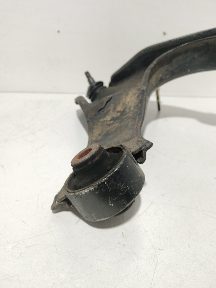Parrilla de Suspension Inferior Delantera Derecha Daihatsu Terios (J100) 1997-2006