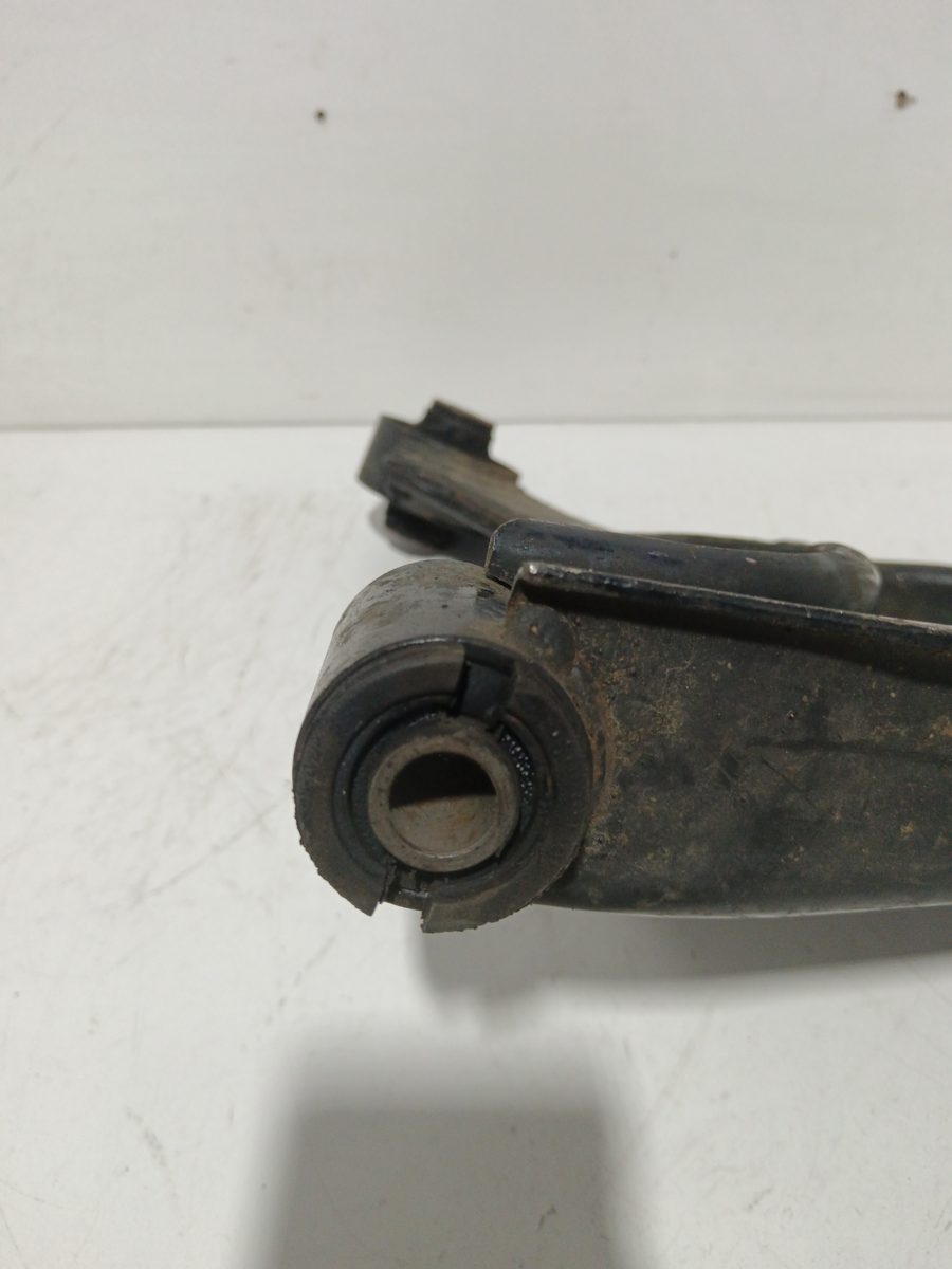 Parrilla de Suspension Inferior Delantera Derecha Daihatsu Terios (J100) 1997-2006
