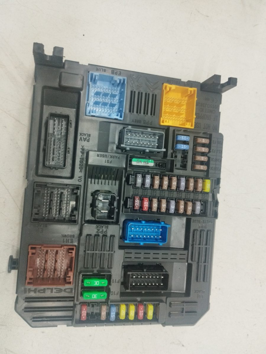 Caja Reles / Fusibles Citroën C3 1995-2010 1.6 16V HDi 1.6L 66kW 981985128001