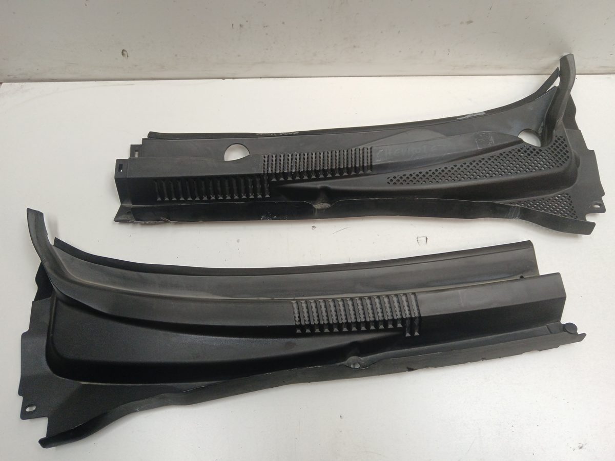 Rejilla De Torpedo Chevrolet Cruze 2009-2014 LS