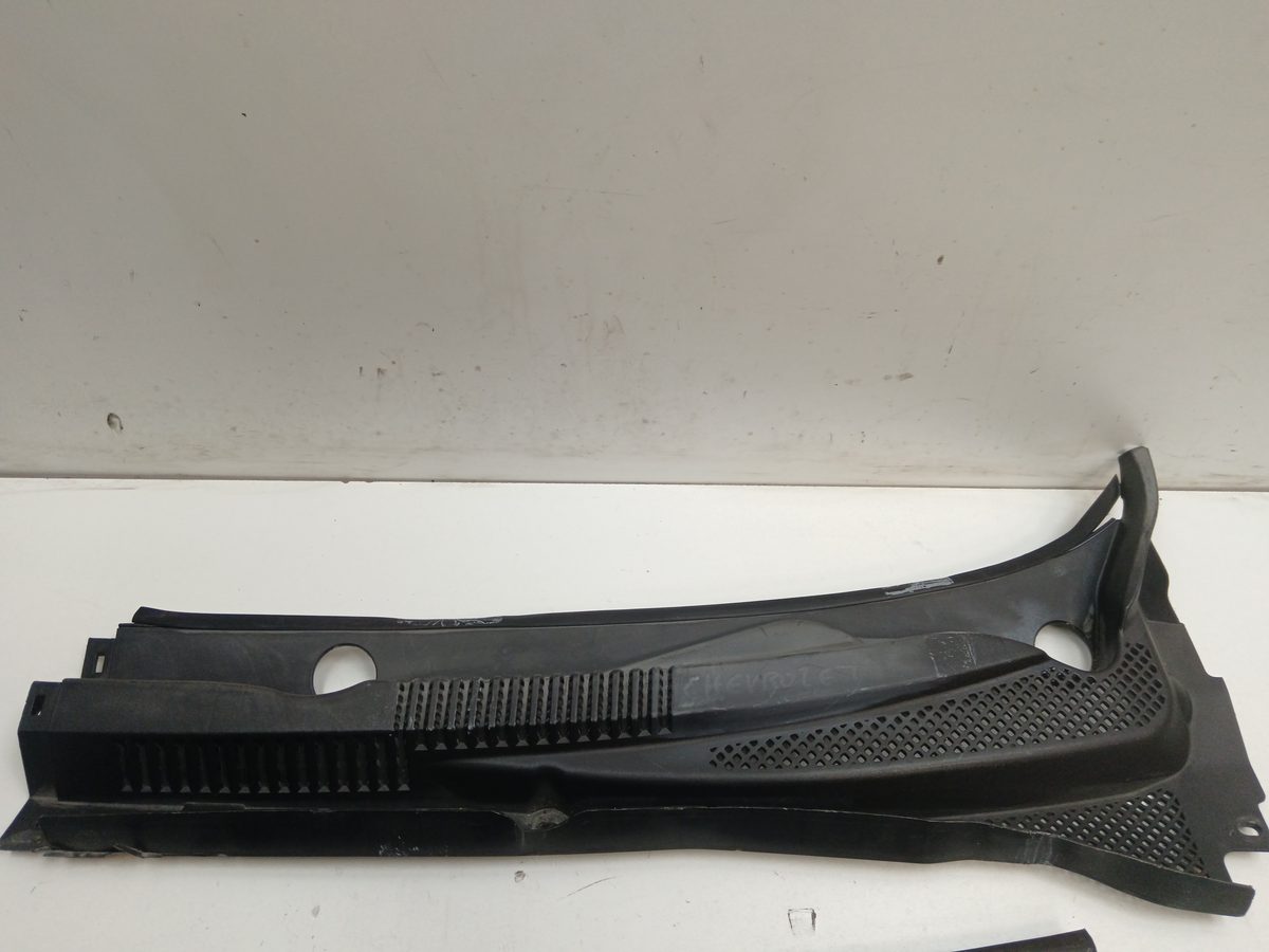 Rejilla De Torpedo Chevrolet Cruze 2009-2014 LS