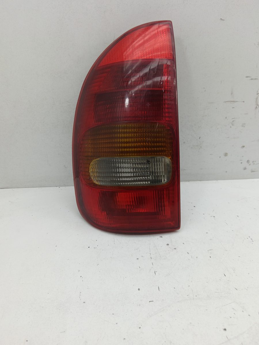 Farol Trasero Izquierdo Exterior Chevrolet Corsa B 1993-1997 Swing