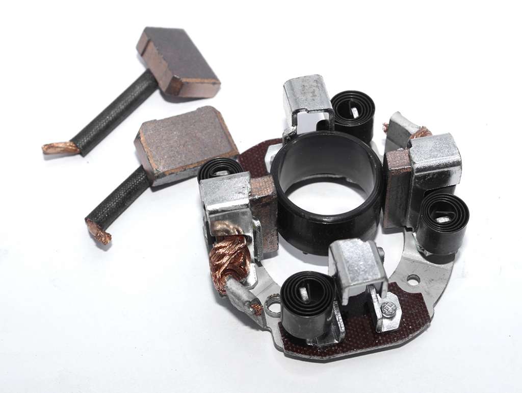 PORTACARBON ARRANQUE N-DENSO TO HILUX 2.4/YALE