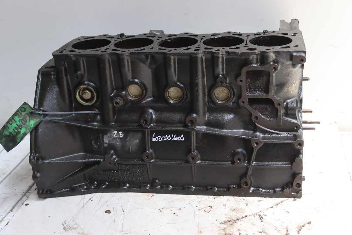 Block Mercedes-Benz Clase C (W201) Berlina 1982-1993 2.5 D 190 (201.126) 2.5L 69kW