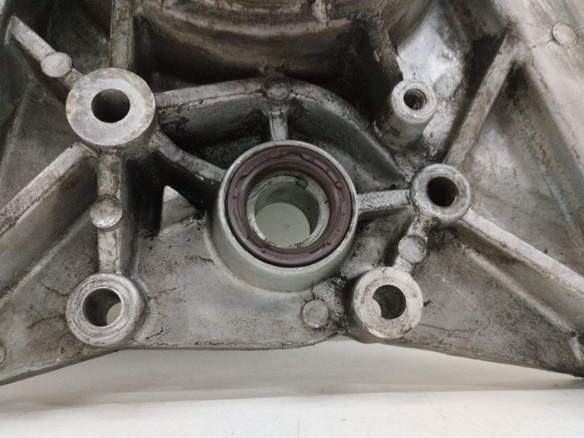 Soporte Bomba Inyeccion Hyundai H 1 1999-2007 2.5 Turbodiesel 2.5L 73kW
