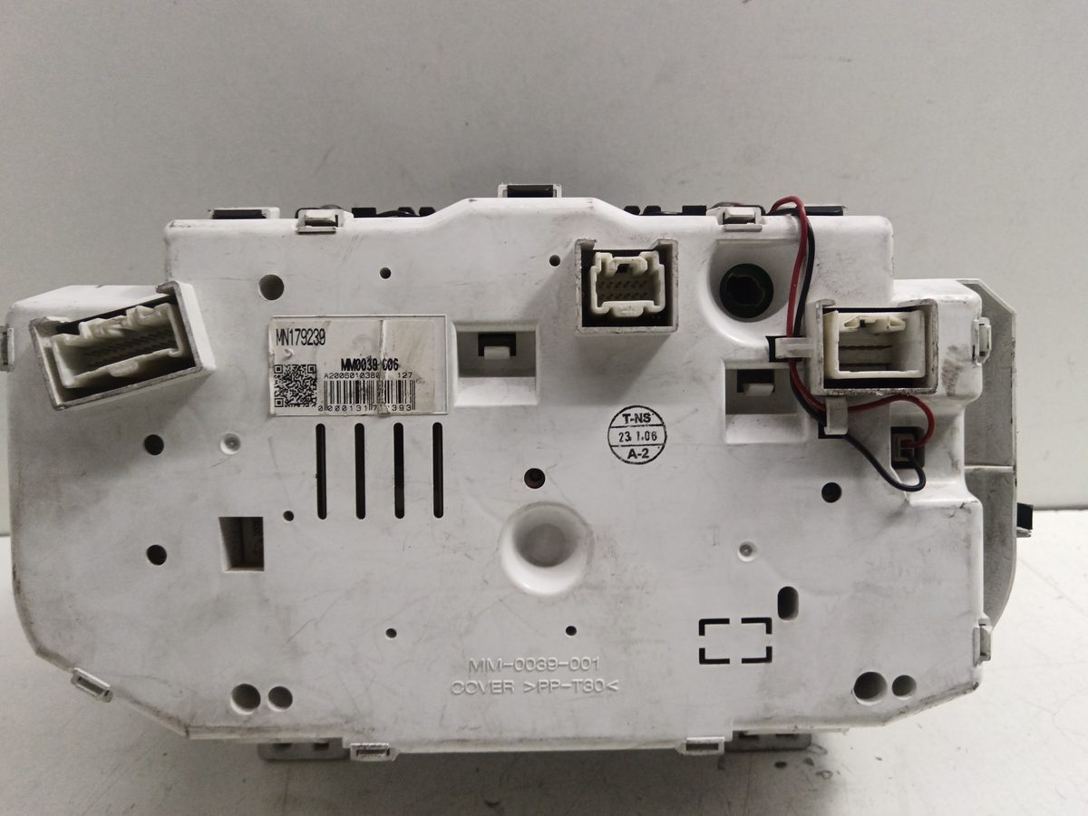 Tablero de Instrumentos Mitsubishi L 200 (KA0/KB0) 2006-2015 2.5 DI-D CAT MN179239